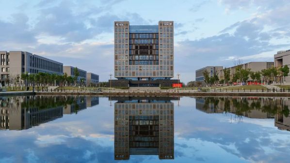 《上海發布》祝考生們得償所愿、金榜題名！我選________，你呢？