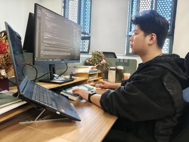 張旭：從“浪花白”到“電力藍”，智科新兵的“逆襲”之路