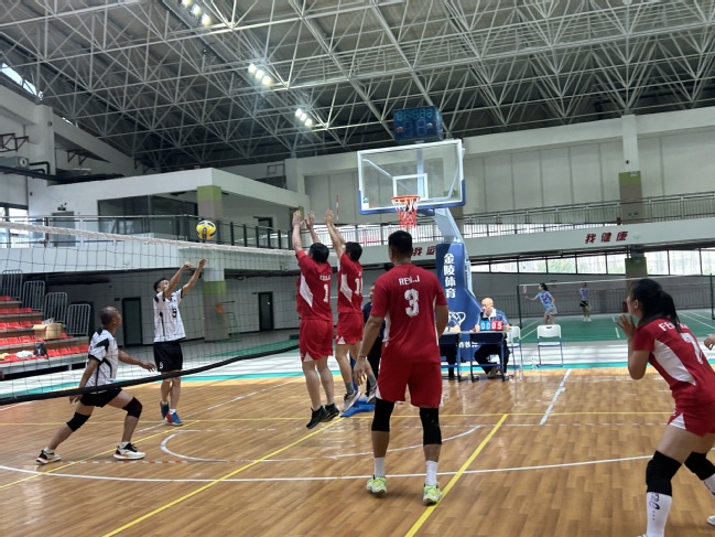 六新引領(lǐng)繪新篇 | 我校勇奪2025年全國(guó)學(xué)校體育教師氣排球基本功大賽團(tuán)體冠軍