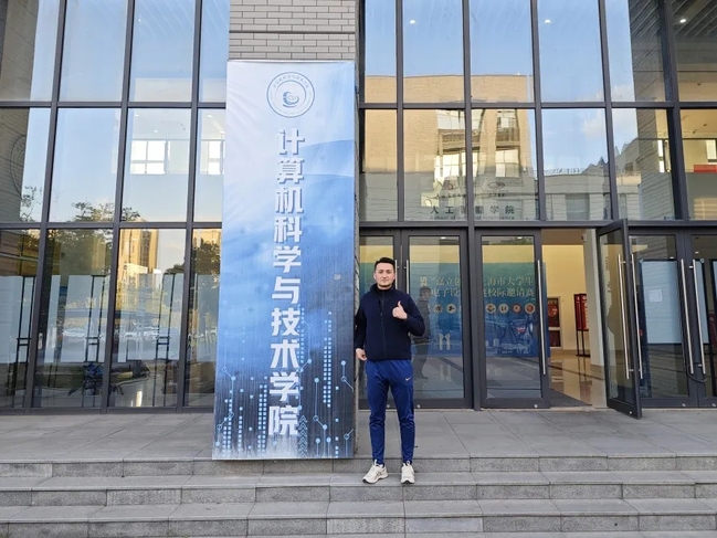 迪力夏提?艾尼扎提：從黃浦江畔到天山腳下，他終于收獲心動的offer