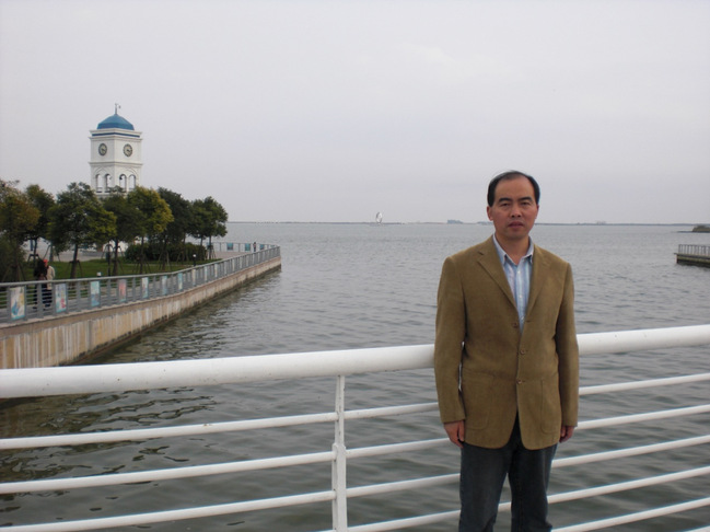 蔣書法：他熱愛教育事業，在三尺講臺上勤勤懇懇