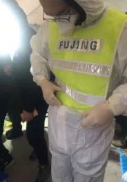 省道口職守，風雨中抗“疫”