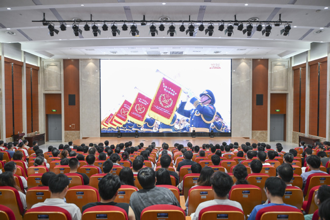 九三大閱兵在我校師生中引發熱烈反響