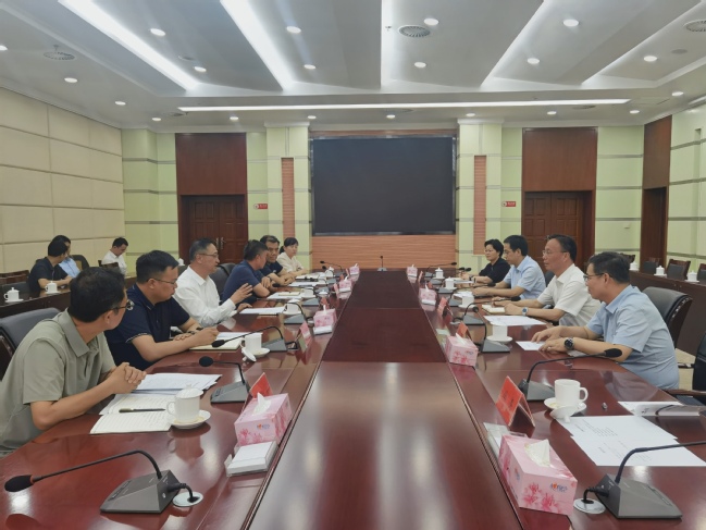 校長顧春華帶隊(duì)拜訪寧夏回族自治區(qū)政府副主席、石嘴山市委書記褚偉