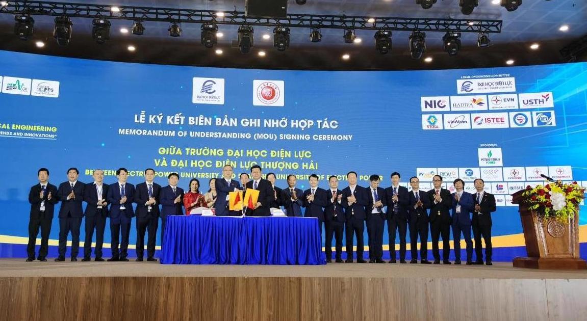 宋來參加越南2025 IEEE環(huán)境與電氣工程亞洲會(huì)議并做主旨報(bào)告